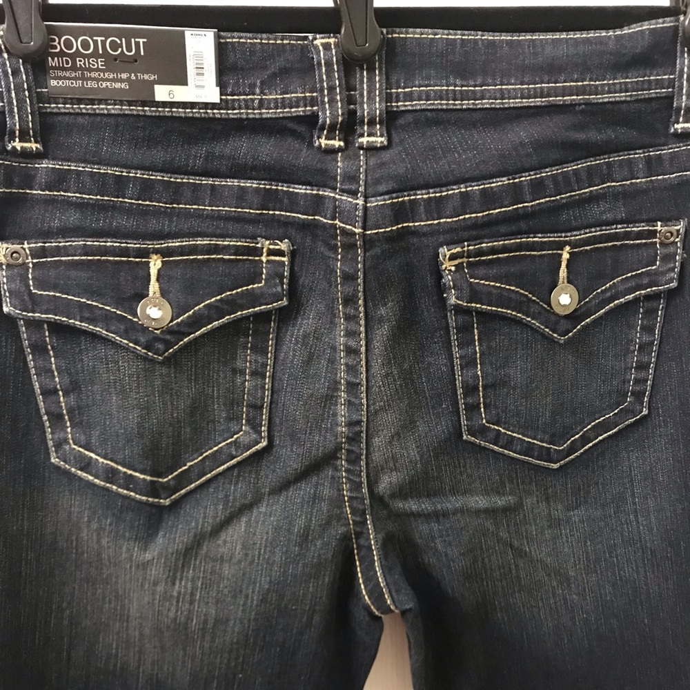 Apt. 9 Bootcut Mid Rise Jeans NWT  Size 6